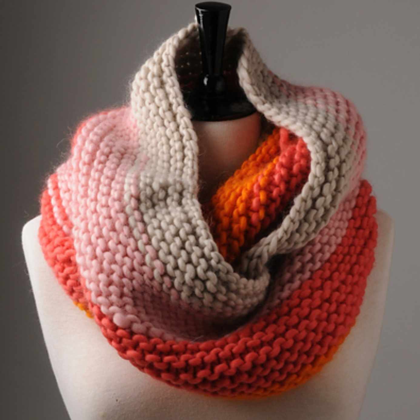 Super Chunky Cowl Pattern by Mrs Moon : Garter Stitch Cowl
