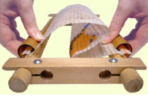 Frame: No Sew Easy Clip Frame: 24 x 12in