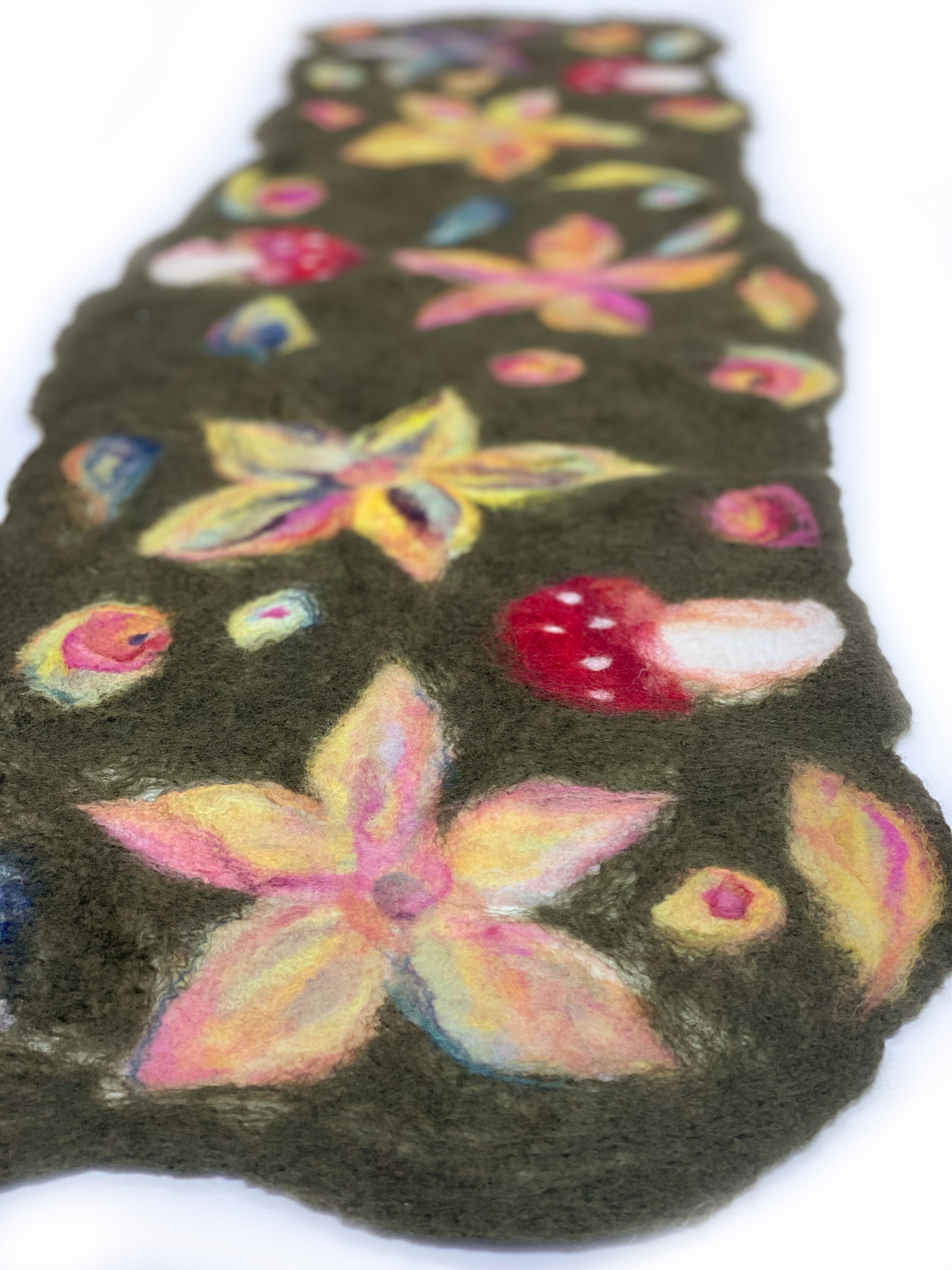 Cobweb Felt Scarf Kit : Toadstool Walk
